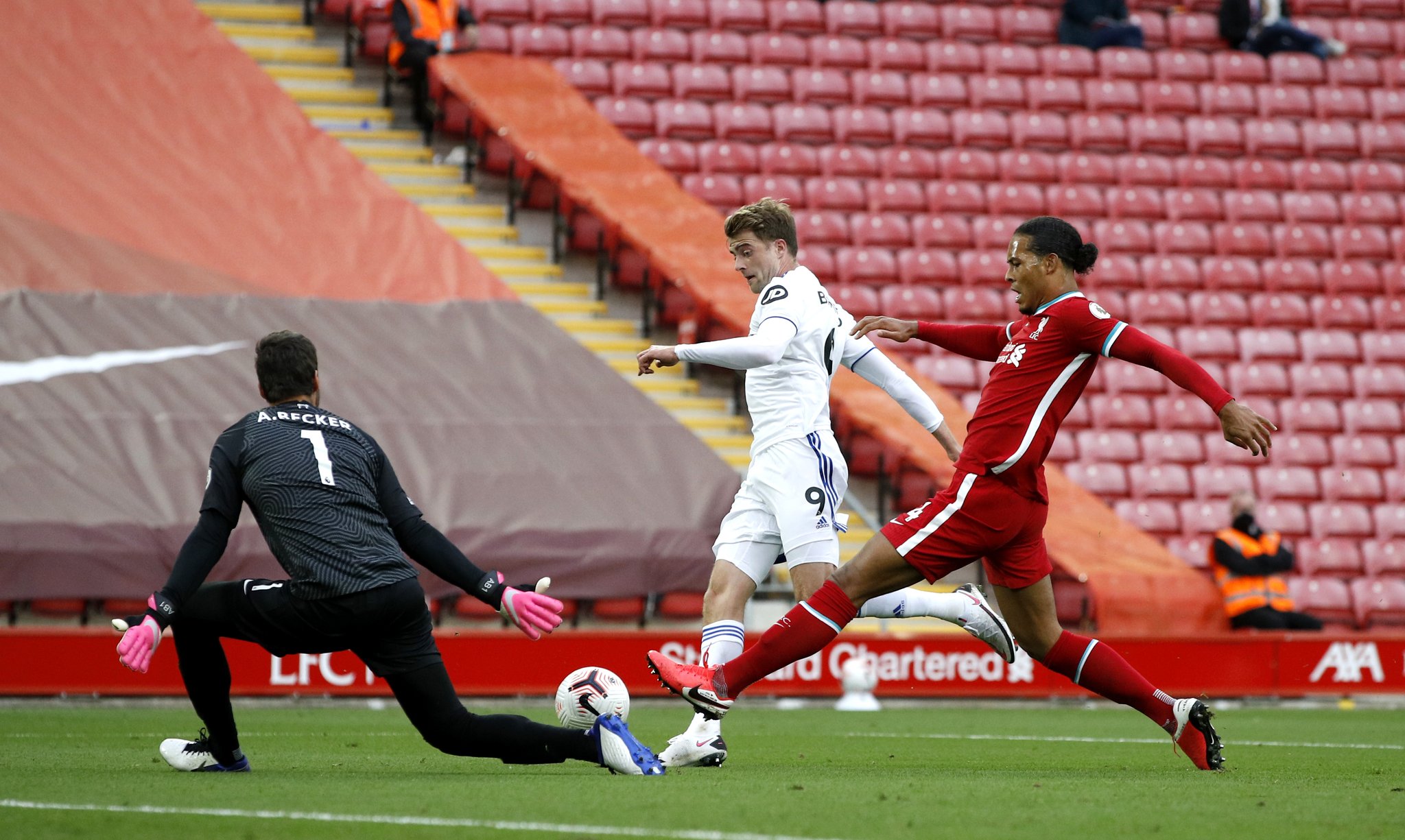 会主席强调 会主席强调